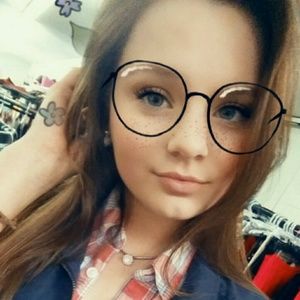 Meet your Posher, Molly